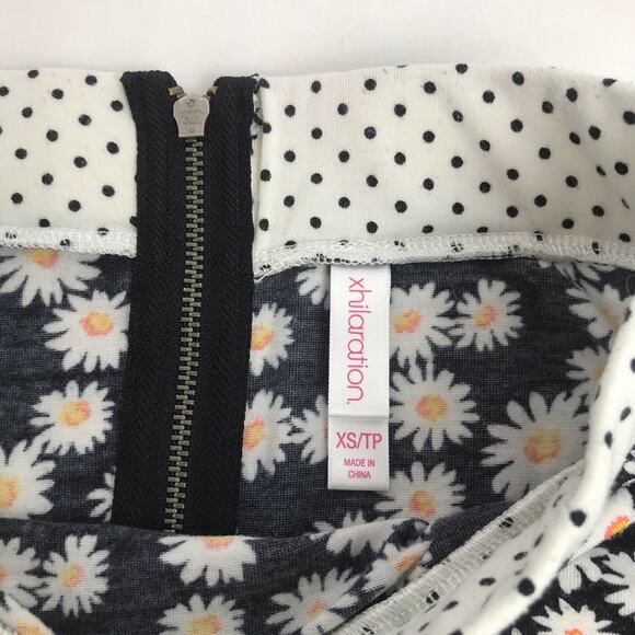Xhilaration daisy skirt xs - Picture 4 of 7